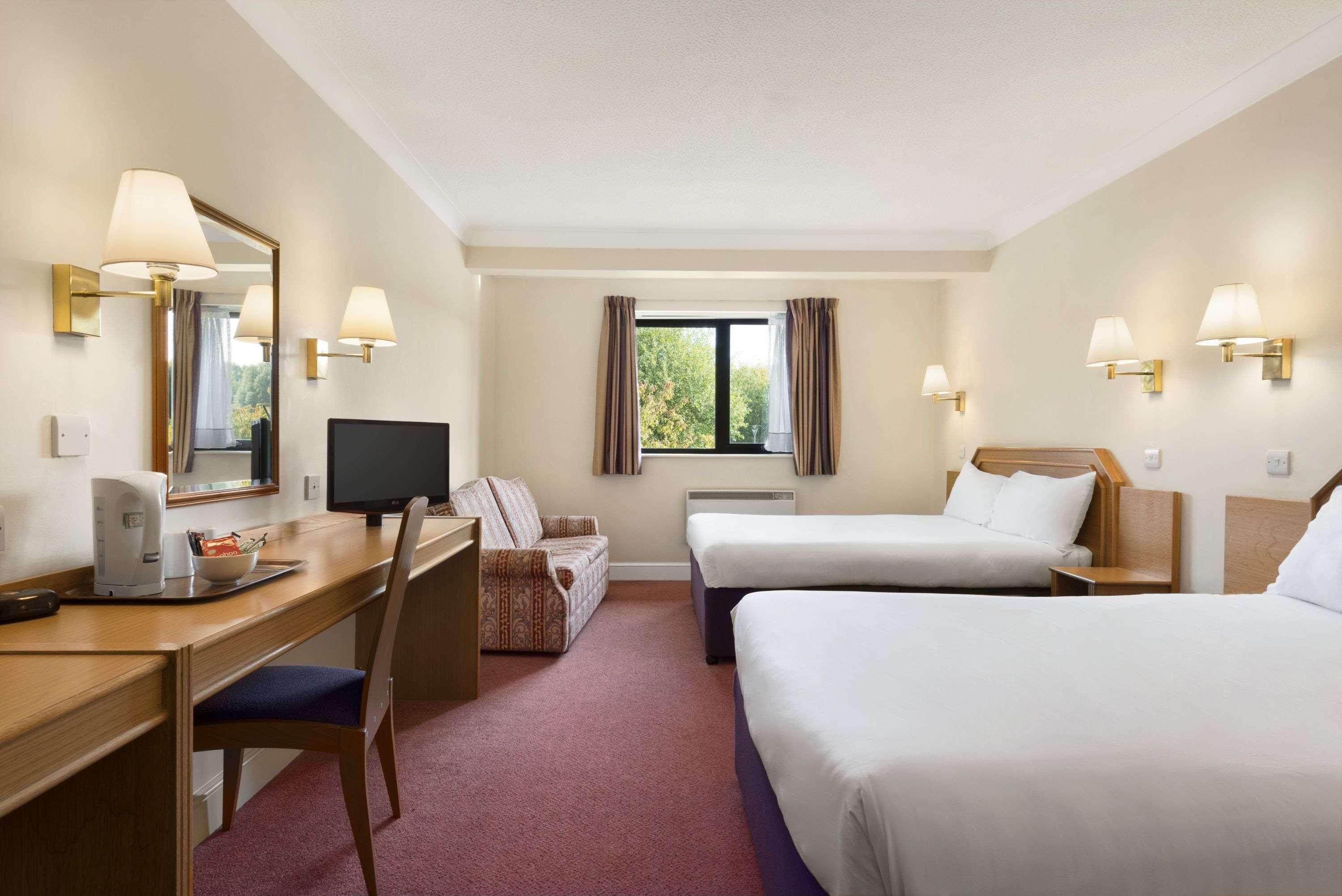 Days Inn Stafford Luaran gambar