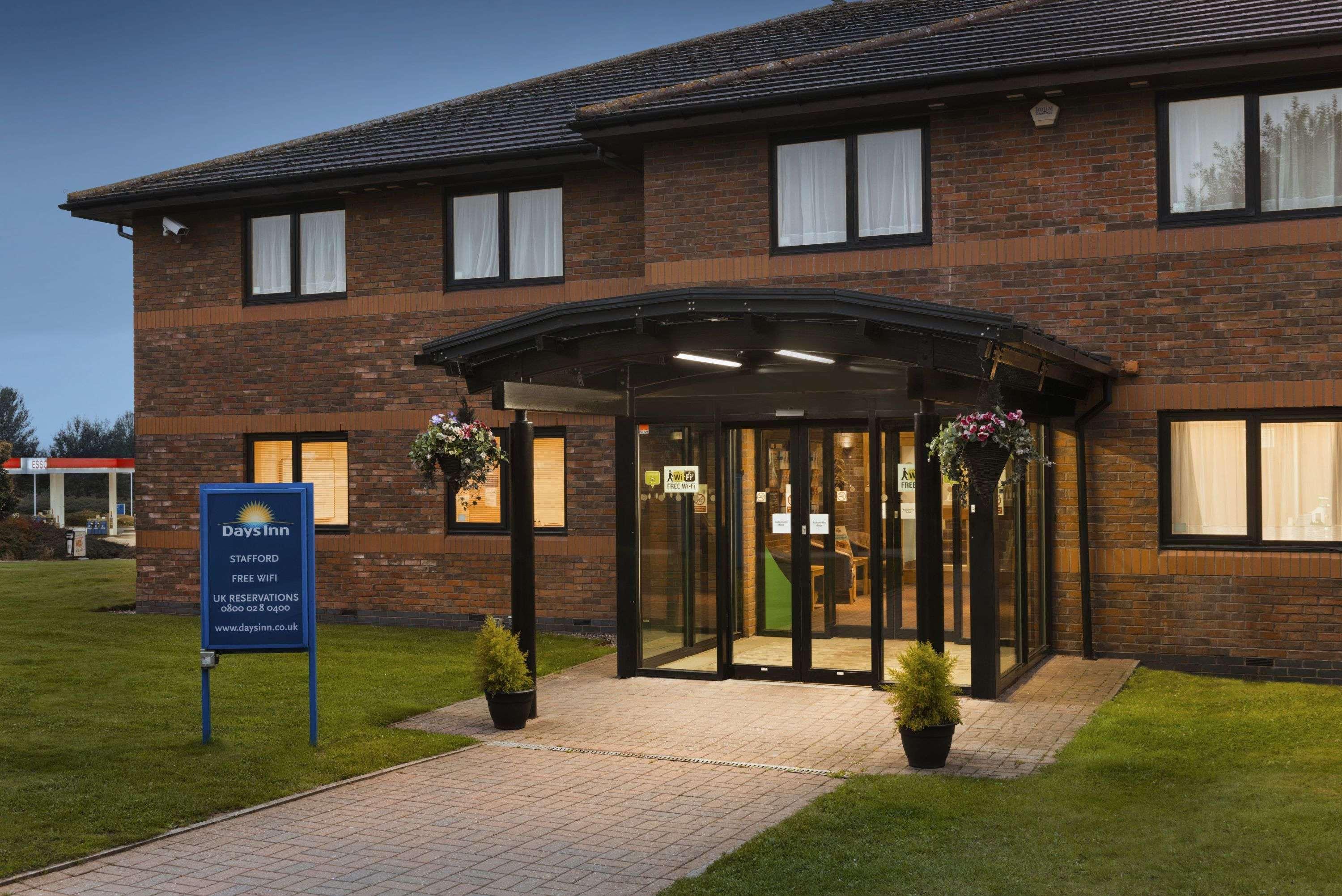 Days Inn Stafford Luaran gambar