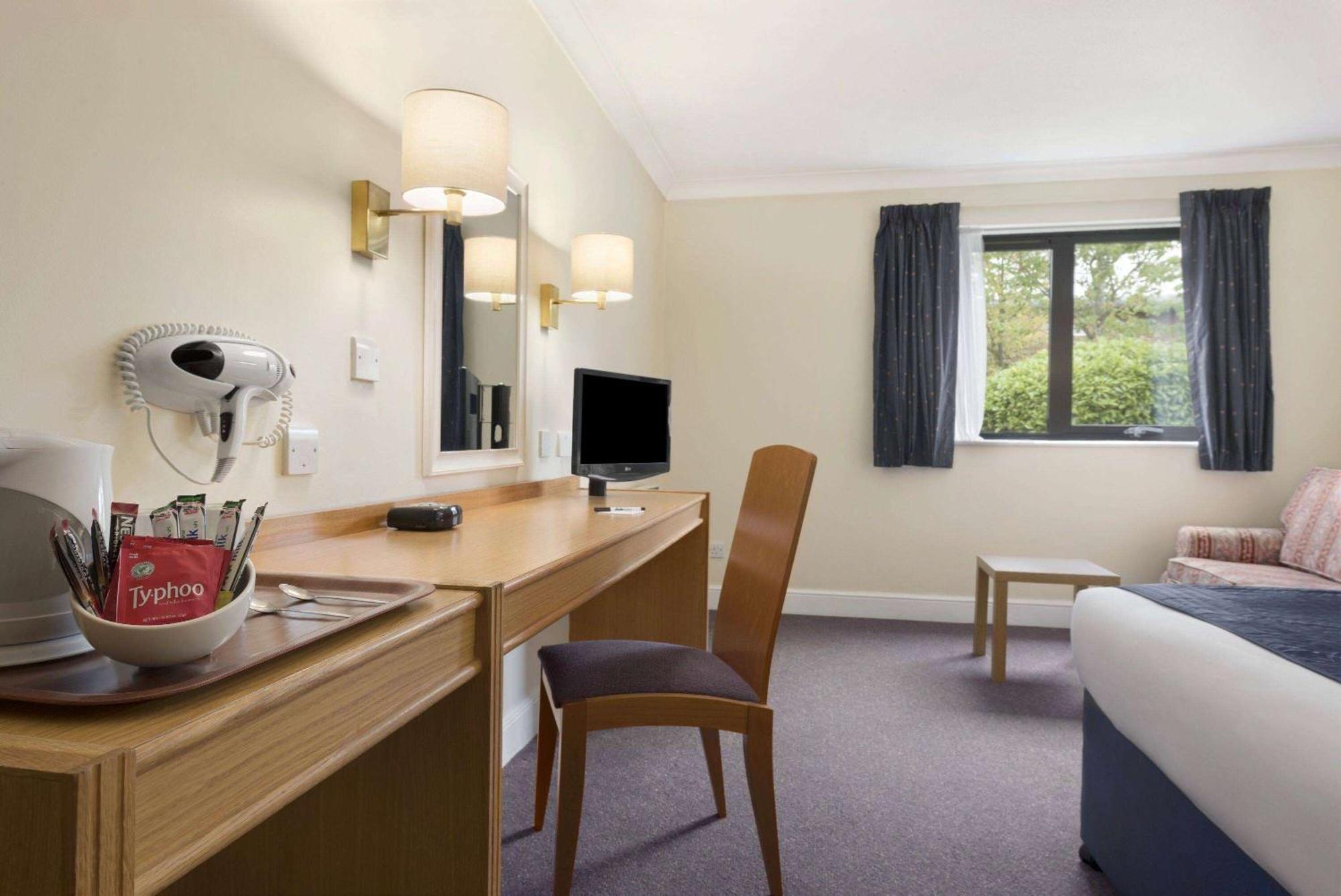 Days Inn Stafford Luaran gambar
