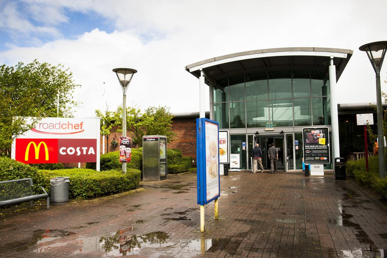 Days Inn Stafford Luaran gambar